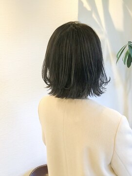 コマド(Comado) #うしろ姿可愛いボブ