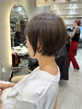 ロンドネートゥル 新潟(Lond naitre) 【山本大輔】癖毛さんもドライヤーで決まるショート