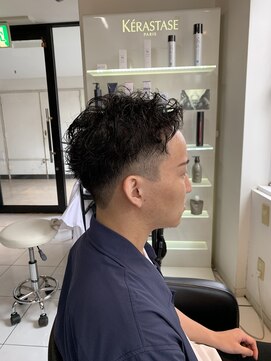 アイズ 海老名(AIZU) ショートアップバングフェードカットスパイラルパーマスウィング