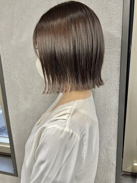 アイユー(ii+U) ボブ 小顔カット ナチュラル 外ハネボブ