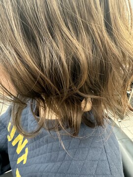 リュクスバトーバイトリコ 船橋南口店(Luxe BATEAU by tricot) Bob × Wave