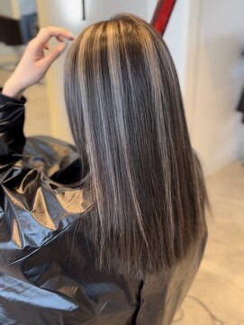 ケリーアン 太田(kelly.un) コントラストハイライト / アンブレラカラー / デザインカラー