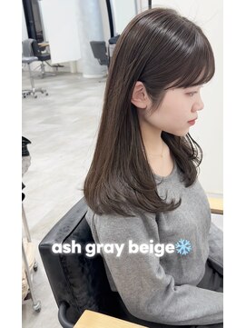 ガーランドウメダ(Garland umeda) レイヤーカット_アッシュグレーベージュ_担当垣内_9088