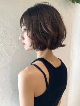 ミロア 薬院(miroa) ベージュカラー　ショートボブ　レイヤーカット　ニュアンス