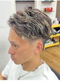 メンズブリーチメッシュフェードツイストスパイラルパーマ眉毛