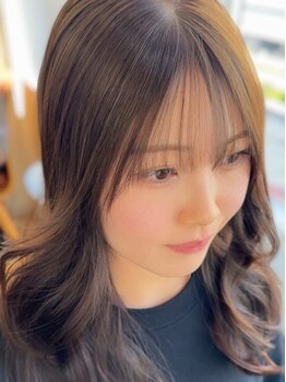 【お悩み解消】前髪のパックリ割れを今、話題のクロスパーマで毎日のスタイリングが驚くほどラクに◎