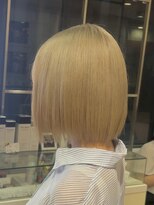 アウラ(AURA)&nbsp;レイヤーボブ/おしゃれ女子ウルフヘア／タッセルボブ/ブリーチ