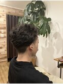 しっかりとカール感を活かした メンズ パーマ スタイル