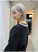ホワイトベージュ/切りっぱなしボブ/顔まわりレイヤー