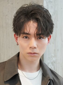 フィフス トウキョウ (fifth TOKYO) 渋谷メンズパーマフェザーパーマセンターパートガイルヘアゆるめ