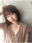 大人可愛い外ハネミディ