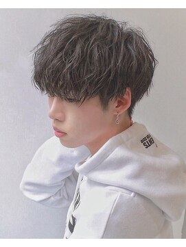 アクシー ヘアーアンドメイク(AXY HAIR&MAKE) パーマ落とし刈り上げマッシュツイストスパイラルパーママンバン