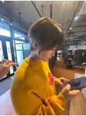 カーキベージュ