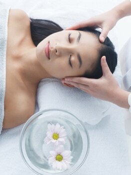 ノア ヘア リラックス(noa hair relax)の写真/ヘッドスパのみでご来店大歓迎♪【カット+ヘッドスパ25分¥6600】一人ひとりに合わせた力加減でもみほぐし！