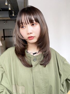 アイティーバイアルバム 八王子店(IT by ALBUM) ロング前髪カット顔周りレイヤーオリーブベージュ_ba509892