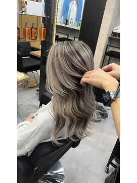 ラピス 大阪心斎橋店(Lapis) シャドールーツ／バレイヤージュ／デザインカラー／髪質改善