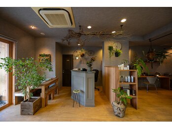 ハーフ(HALF)の写真/【豊田市浄水町】新緑に囲まれた清潔感溢れる癒しの空間で上質なサロンタイムを。ほっと一息つける♪
