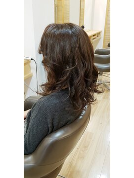 アカラ ヘアー akala ｈair グラマラスウェーブ