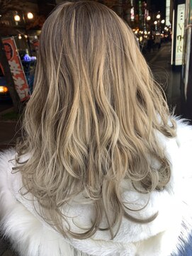 アスイン(asuin) ザ、外国人風カラー