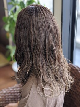 モアニ レア ヴォイス(Moani lea voice) グラデーションバレイヤージュ