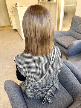 エレノア 梅田店(Eleanor) 切りっぱなしロブ×ベージュカラー