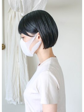 ホワイトルーム(White Room) ブルーブラック+ミニボブ