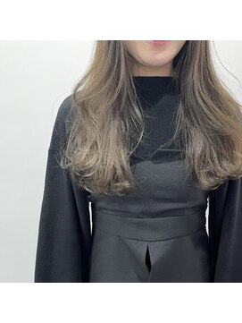 チーク(CHiiK) グレージュ