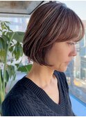 大人ショートボブミニボブ白髪ぼかしハイライト丸みショート