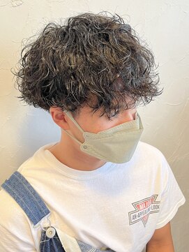 ココンプリュス アンド モナ(COCON+&MONA+) 刈り上げ波巻きマッシュ