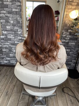 サロネ ディ ルッソ シトミーレ(salone di lusso シトミーレ) セミロングカラー