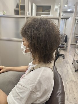 カミノワ(kaminowa) 癖毛を活かしたカットと白髪ぼかしカラー