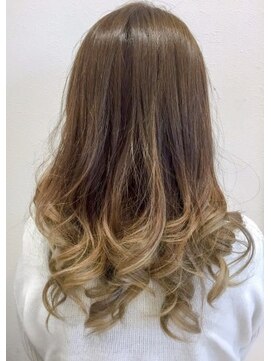 クアトログランシュ ひたちなか店(QUATRO×GranCieux) アッシュブリーチグラデーションカラーWカラー★QUATRO★