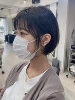 クラン 岡本(Chlan)&nbsp;大人かわいいフェザーバングミニボブ×カーキグレージュ