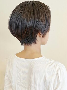 トップヘアー アヴェニュー 刈谷(TOPHAIR Avenue) 毛先のしなやかな動きを感じるショートヘア/ヘルシースタイル