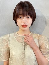 シロ(shiro) 【shiro】大人可愛い20代30代40代ニュアンスカールショート