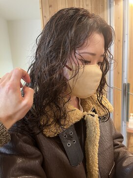 オアシス(oasis) 【oasisシュン】～ミデイアムパーマ～