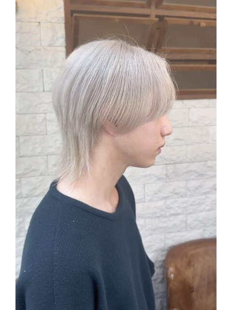 センターパートウルフカット×ホワイトシルバー(MEN'S HAIR)