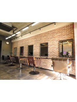 【カラー＆トリートメント専門店】専門店だからこそ有名なカラー剤を最強のコスパで提供が可能に！