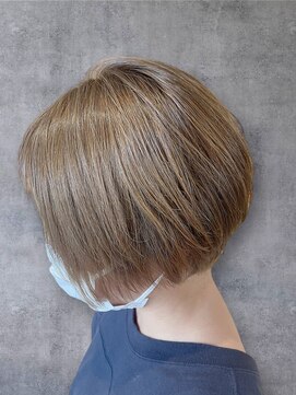 ルッカ(Rukka) ハイトーンショートボブ