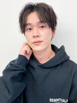 ユキオ(Yukio) 前下がりセンターパートマッシュニュアンスパーマ刈り上げ