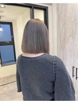 ユニコ(unico) グレージュ/ブリーチ