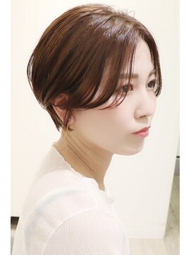 アイ(I.) 【 Ｉ. 】30代からの襟足すっきり前下がりショートボブ　川口
