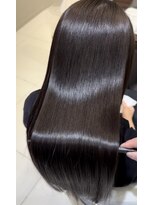 シロ(shiro)&nbsp;【 tsuyagami 】