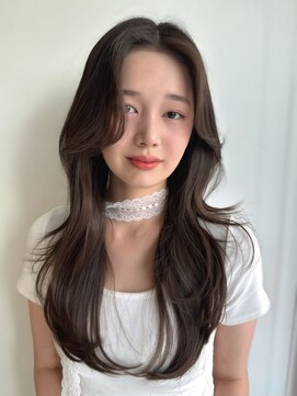 インビテーション(invitation) レイヤーカット 巻き髪 スタイリング ゆる巻 かきあげヘア