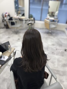 アチェロ(Acero.) 韓国風レイヤー×30代艶髪グレージュカラー