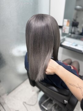 【市川佑月】シルバーグレージュ