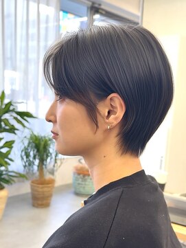 エルヘアメゾン(el. hair maison) 黒髪マッシュ静岡ショートインナーグレージュレイヤーショート
