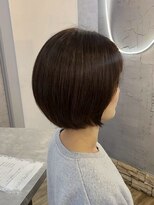 ヴィサージュバスク(VISAGE ba.s.k)&nbsp;大人の余裕を感じるショートボブスタイル