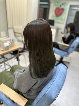 エミン(emyn) 髪が変わる【美髪革命】艶髪/髪質改善/縮毛矯正/代々木