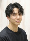 爽やかセンターパートメンズウルフカット春パーマゆるめ